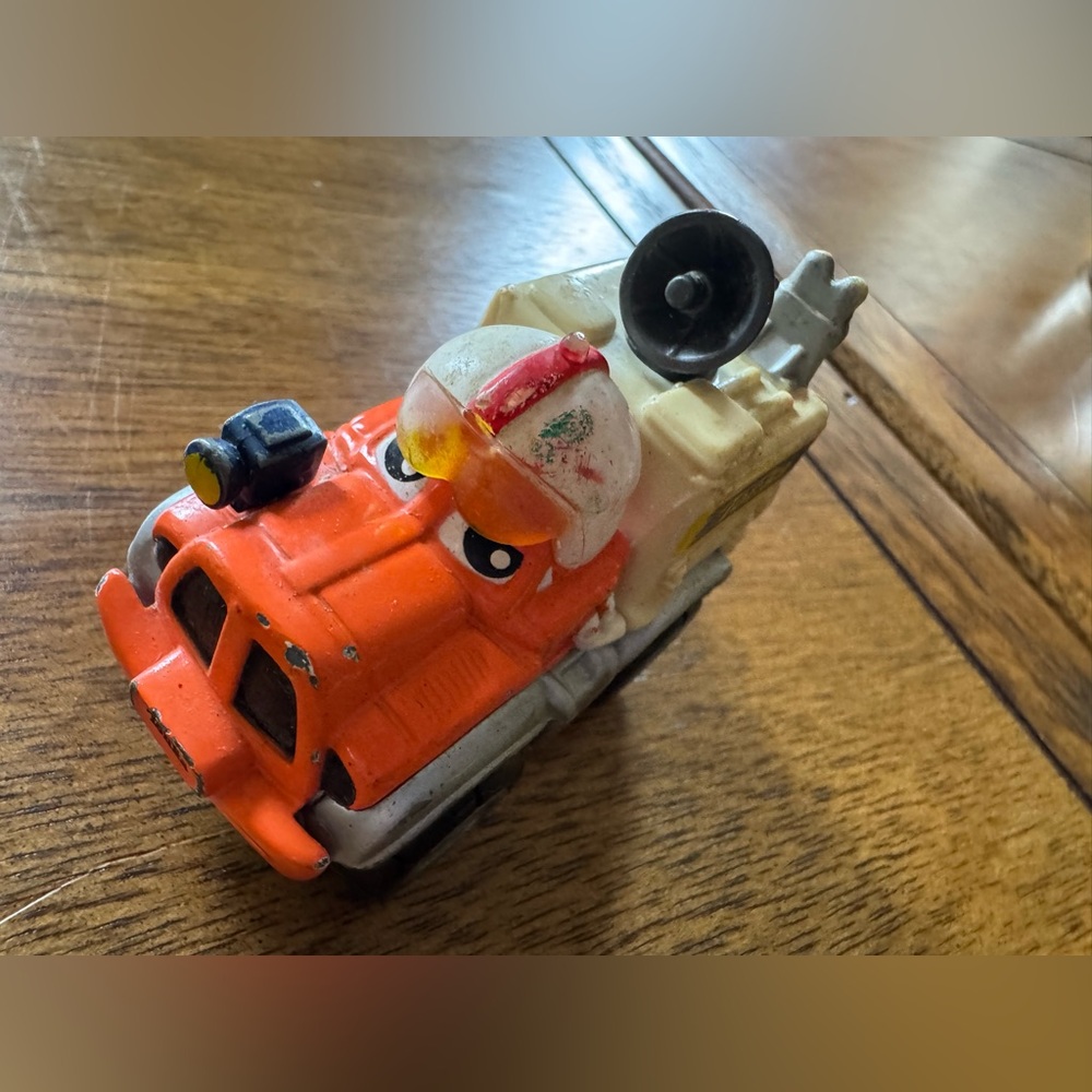 Maisto Tonka Lil Chuck & Friends Die Cast Metal Satellite Truck Orange 2002